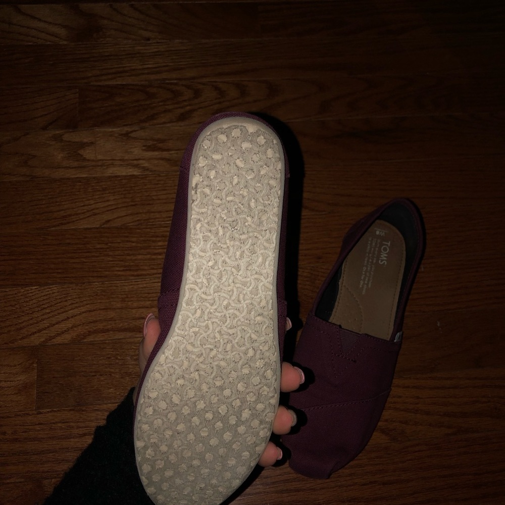 Toms - Picture 4 of 5